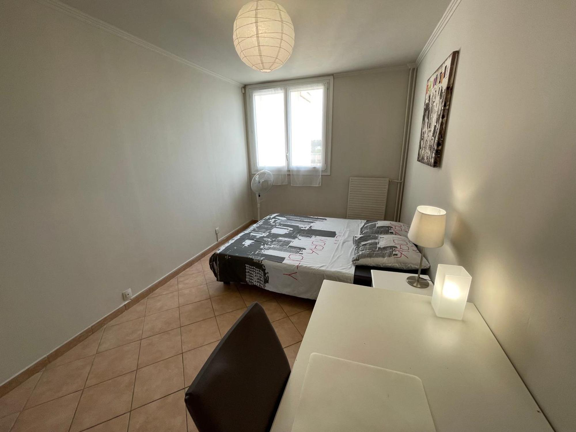 Chambre Privee En Colocation Dans Un Appartement Vaulx En Velin Centre 外观 照片