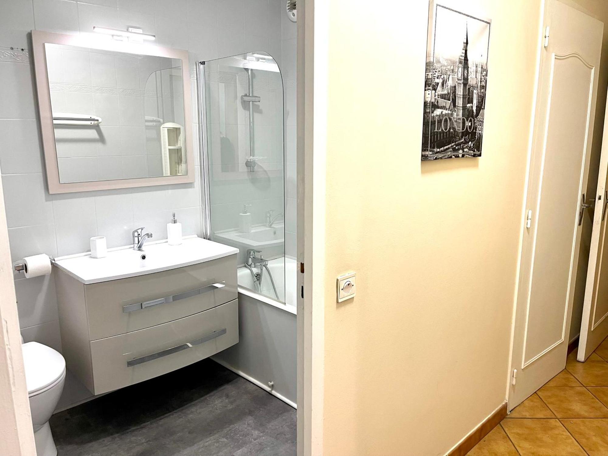 Chambre Privee En Colocation Dans Un Appartement Vaulx En Velin Centre 外观 照片